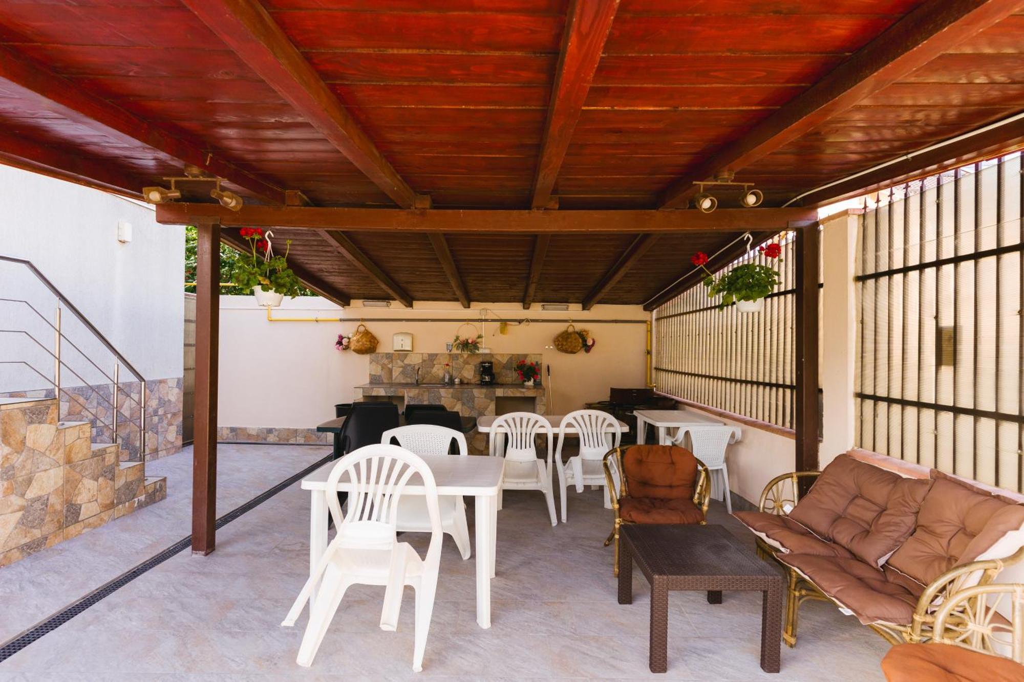 Casa Leahu Hotel คอสติเนช ภายนอก รูปภาพ